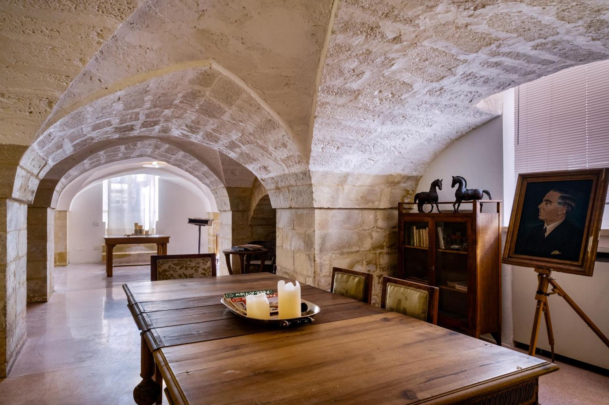 Dimora Del Vescovo Art Boutique Hotel Minervino di Lecce Bagian luar foto