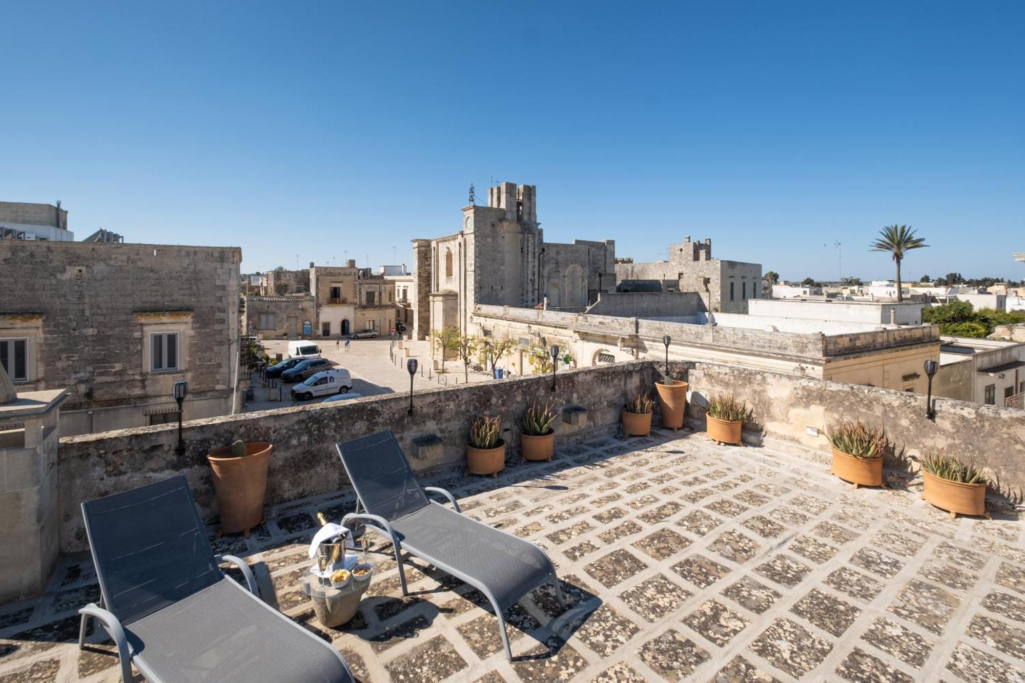 Dimora Del Vescovo Art Boutique Hotel Minervino di Lecce Bagian luar foto