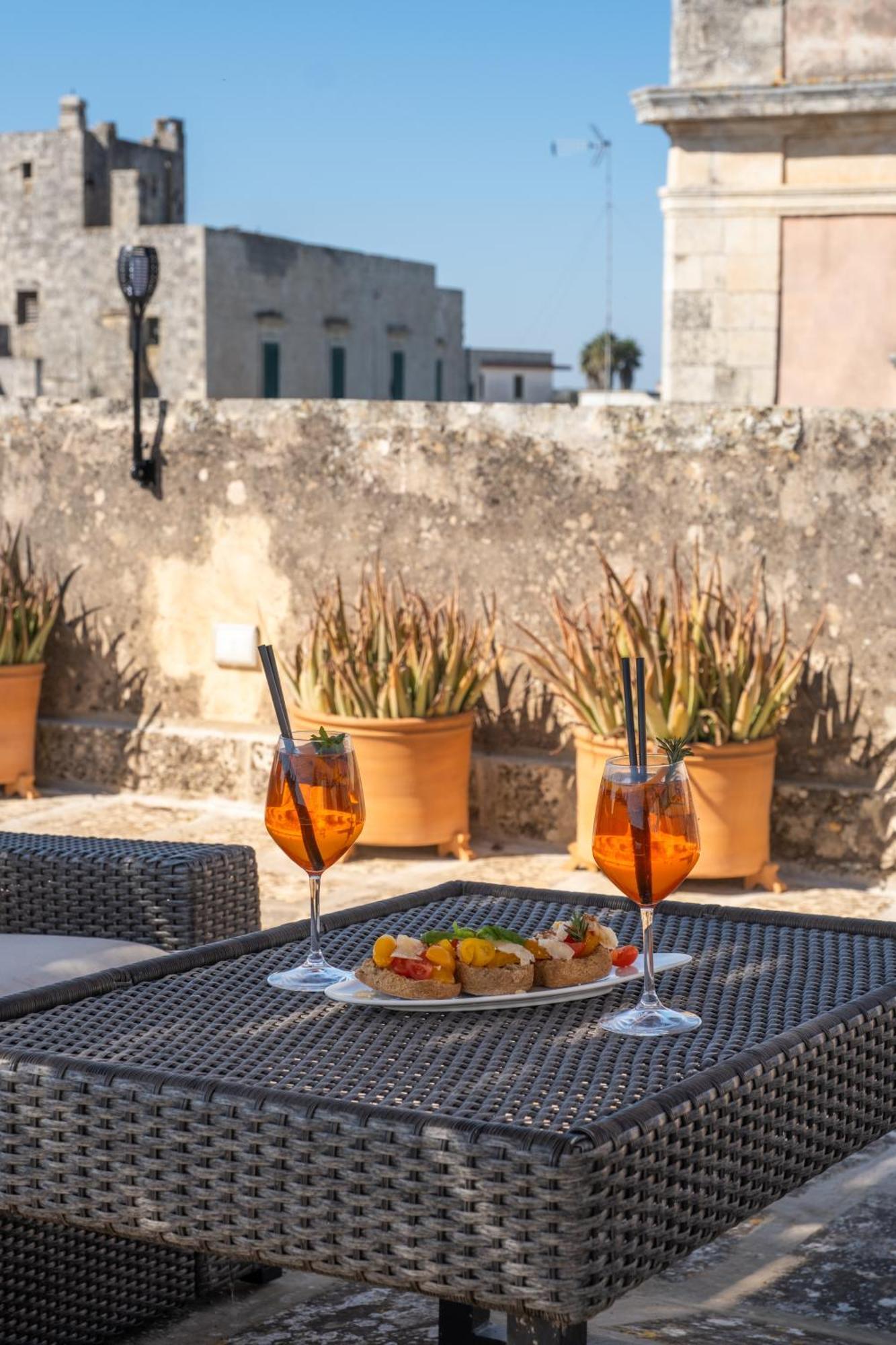 Dimora Del Vescovo Art Boutique Hotel Minervino di Lecce Bagian luar foto